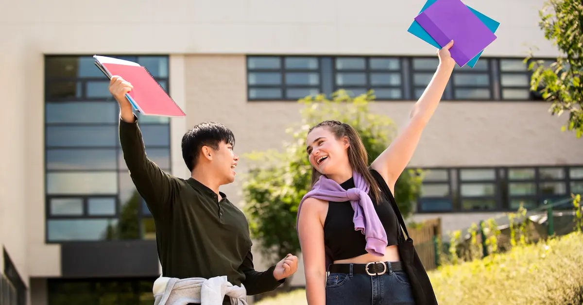 High School Scholarship: 7 Tips Every Parent and Student Must Know